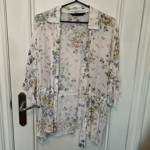 Zara flower blouse - Picture 1 of 2